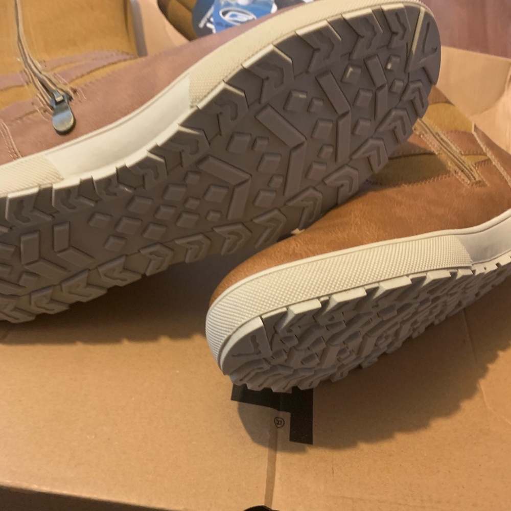 Boots - Picture 5 of 5